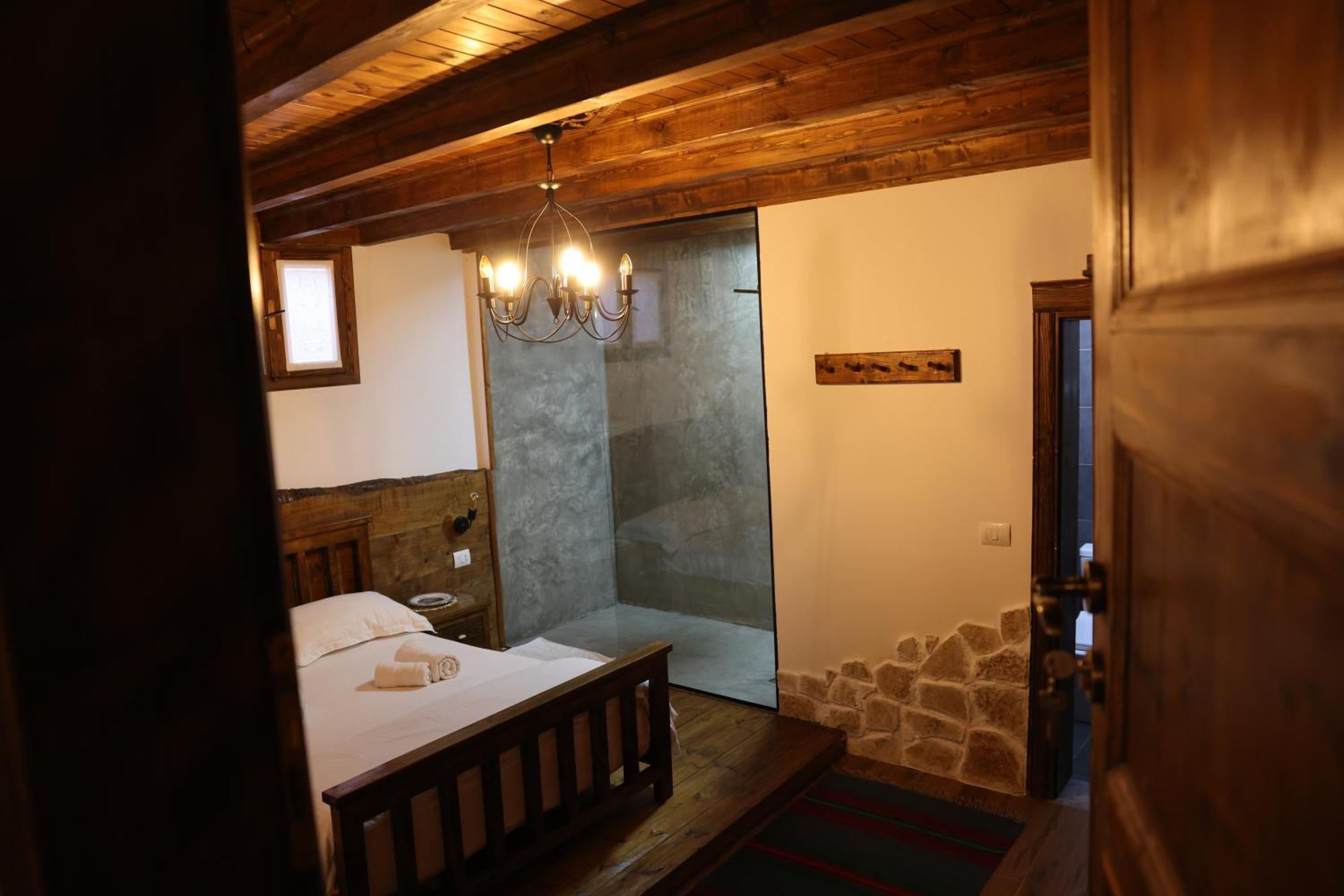 Anhel Hotel Берат Екстериор снимка